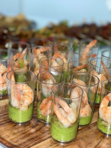 Verrine avocat crevettes traiteur afro chic européen service cocktail apéritif mignardise vin d'honneur